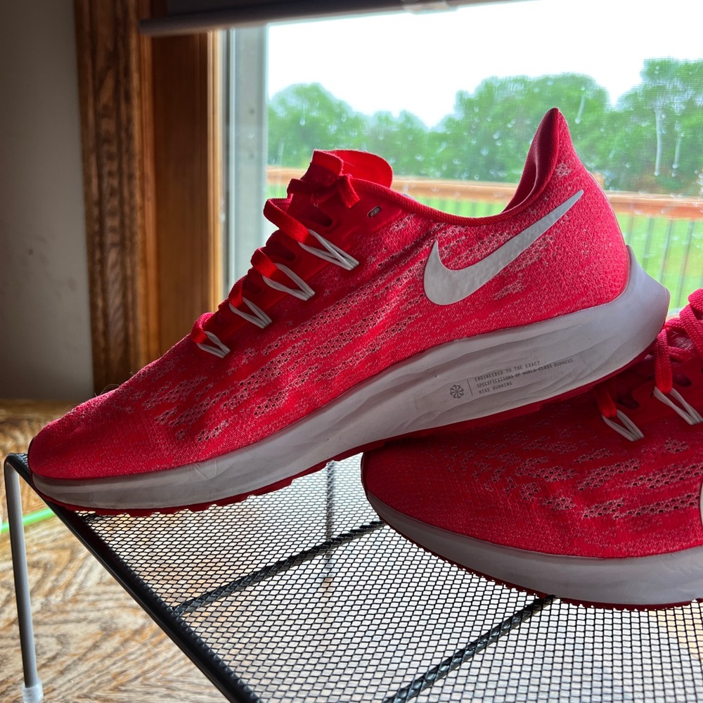 Nike Women Air Zoom Pegasus - Laser Crimson Platinum Tint - Size 9 - AQ2210-601